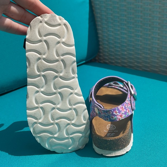 Shoes - Picture 5 of 6